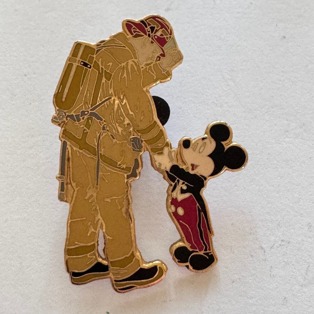 Disney Mickey Mouse Firefighter Mickey Says Thanks Handshake Pin 2002